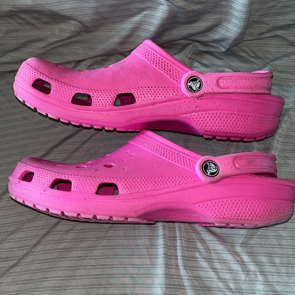 Crocs Unisex Pink Crush Classic Clogs size Men 9 Women’s 11 - Picture 7 of 10